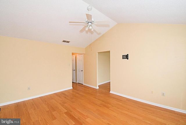 82 HONEY LOCUST LN, Newtown, PA 18940