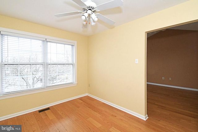 82 HONEY LOCUST LN, Newtown, PA 18940