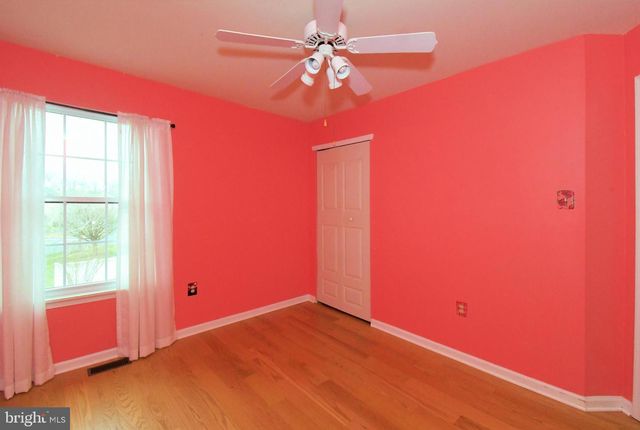 82 HONEY LOCUST LN, Newtown, PA 18940