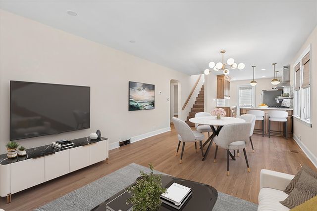 5905 N Melvina Avenue, Chicago, IL 60646