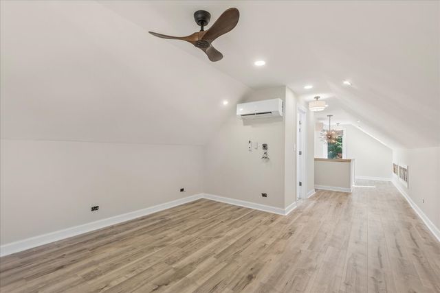 5905 N Melvina Avenue, Chicago, IL 60646