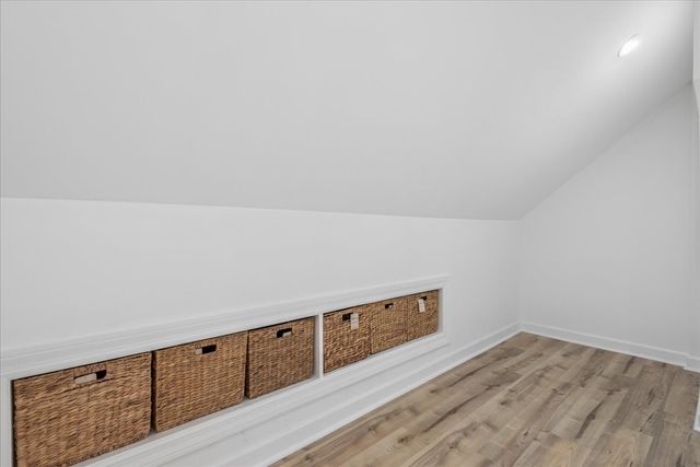 5905 N Melvina Avenue, Chicago, IL 60646