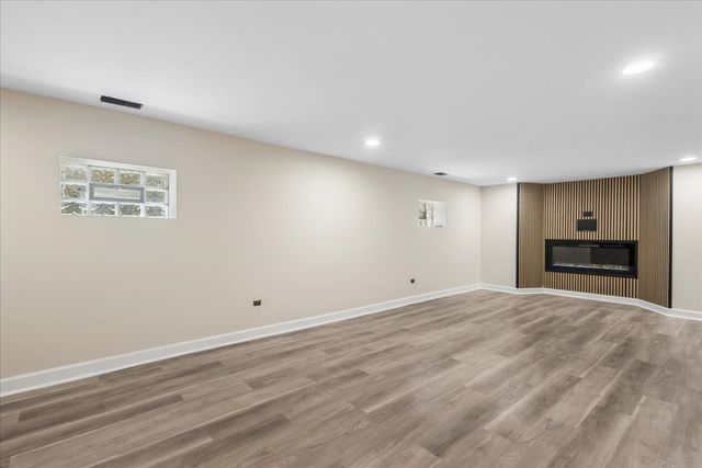 5905 N Melvina Avenue, Chicago, IL 60646