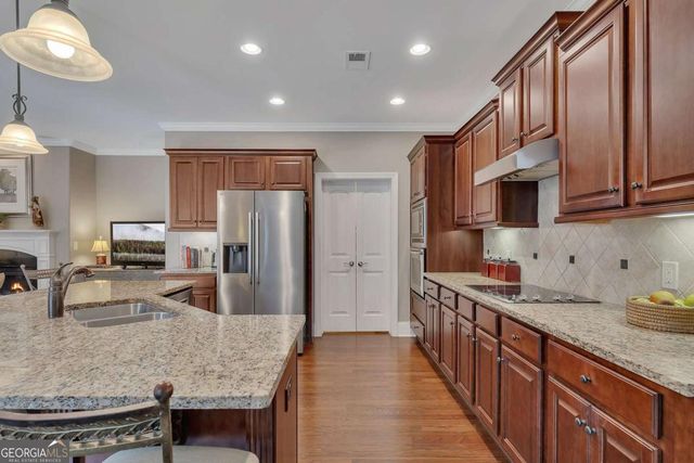 246 Somerset Circle, Woodstock, GA 30189