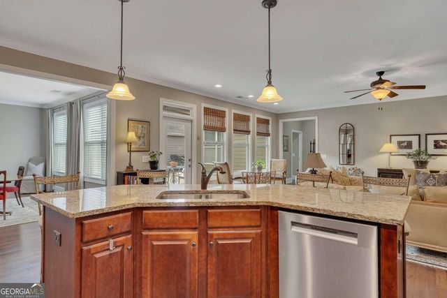 246 Somerset Circle, Woodstock, GA 30189