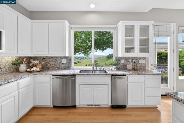 3643 Country Club Ter, Danville, CA 94506