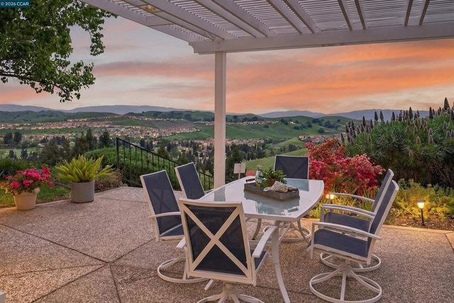 3643 Country Club Ter, Danville, CA 94506