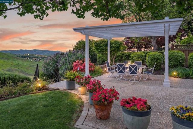 3643 Country Club Ter, Danville, CA 94506