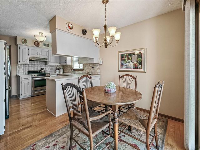 10560 Noland Road, Overland Park, KS 66215