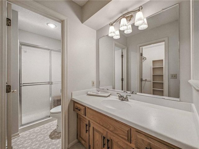 10560 Noland Road, Overland Park, KS 66215