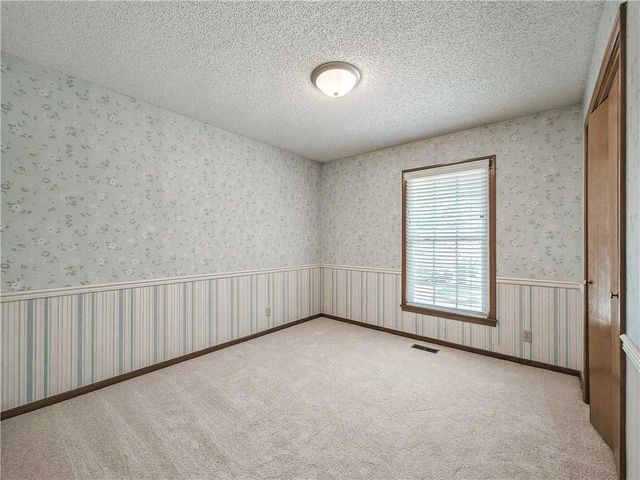 10560 Noland Road, Overland Park, KS 66215
