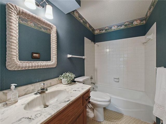 10560 Noland Road, Overland Park, KS 66215