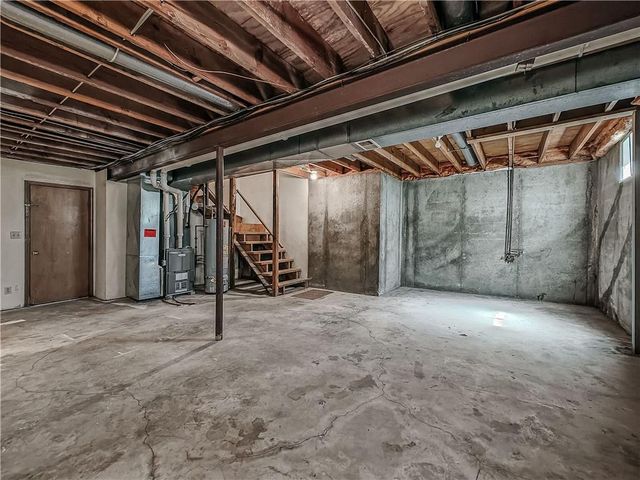 10560 Noland Road, Overland Park, KS 66215