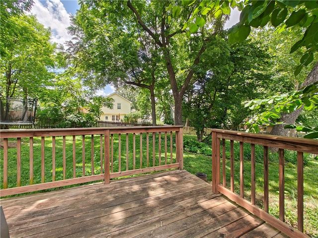 10560 Noland Road, Overland Park, KS 66215