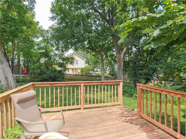 10560 Noland Road, Overland Park, KS 66215