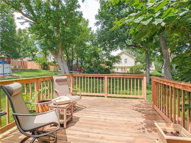 10560 Noland Road, Overland Park, KS 66215