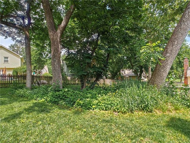 10560 Noland Road, Overland Park, KS 66215