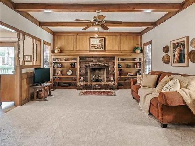 10560 Noland Road, Overland Park, KS 66215