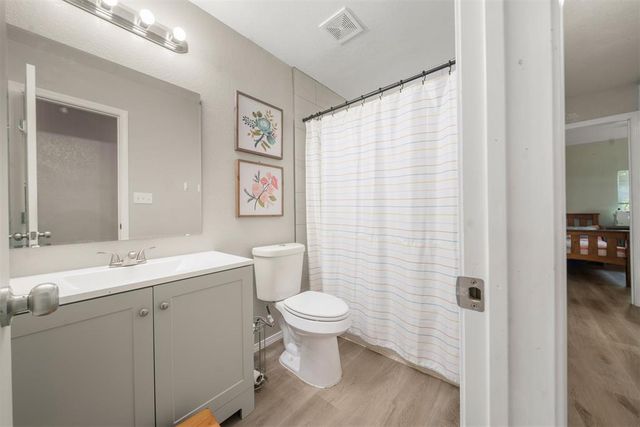 225 Allenhurst Avenue, Oklahoma City, OK 73114