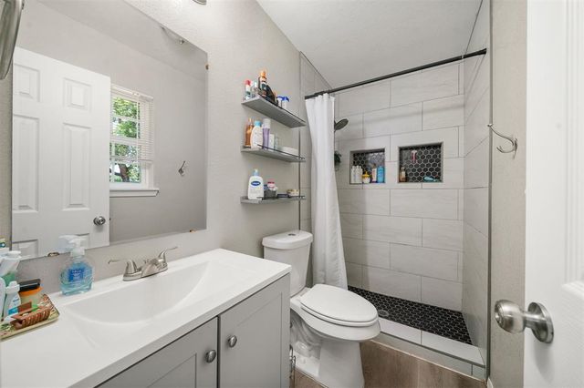 225 Allenhurst Avenue, Oklahoma City, OK 73114