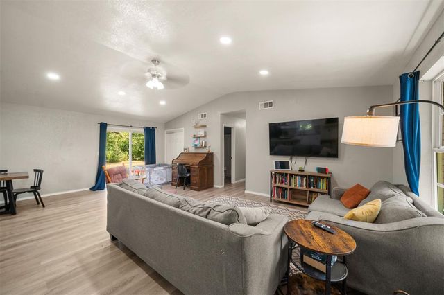 225 Allenhurst Avenue, Oklahoma City, OK 73114