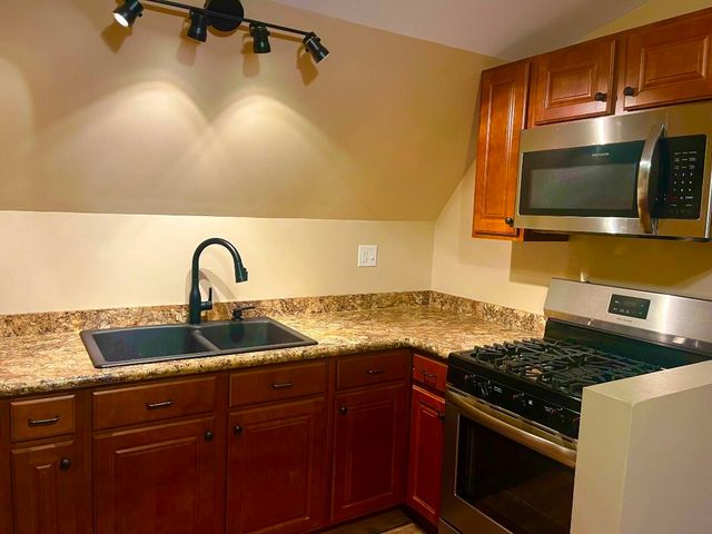 920 E Cleveland Avenue, Hobart, IN 46342