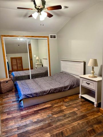 920 E Cleveland Avenue, Hobart, IN 46342