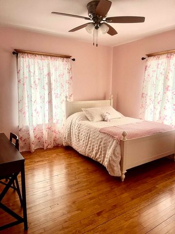 920 E Cleveland Avenue, Hobart, IN 46342