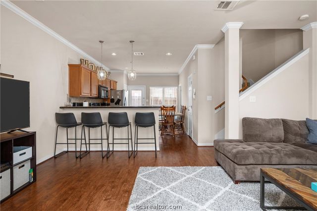 305 Holleman Drive E 205, College Station, TX 77840