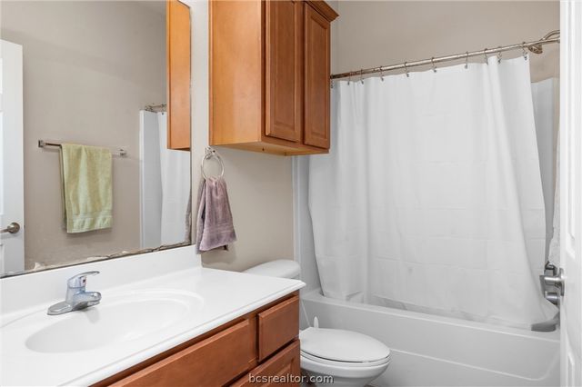 305 Holleman Drive E 205, College Station, TX 77840