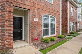 305 Holleman Drive E 205, College Station, TX 77840