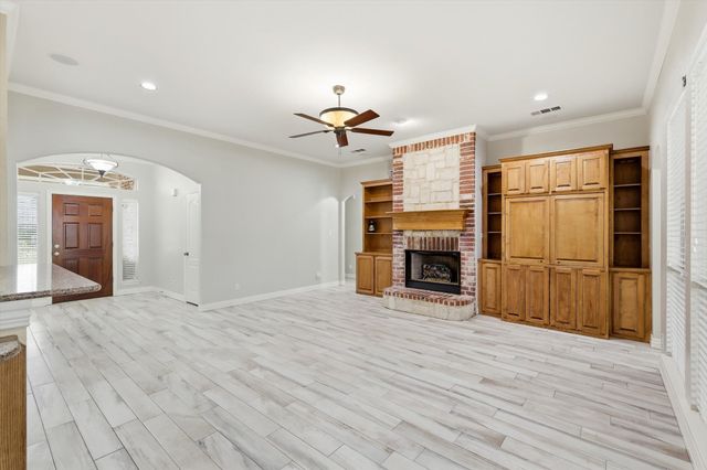 1605 Mistletoe Drive, Flower Mound, TX 75022