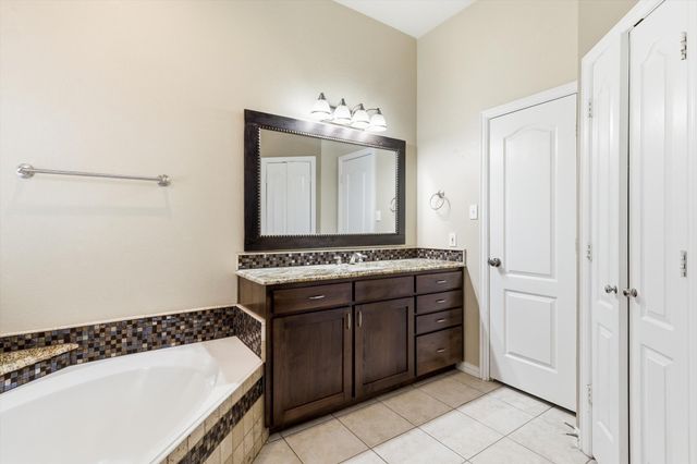 1605 Mistletoe Drive, Flower Mound, TX 75022