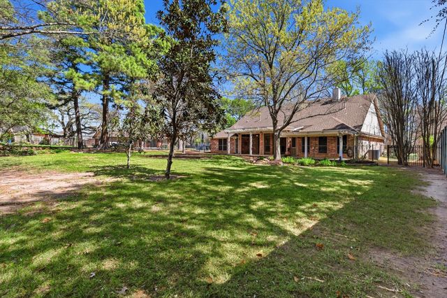 1605 Mistletoe Drive, Flower Mound, TX 75022