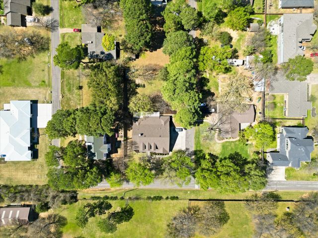 1605 Mistletoe Drive, Flower Mound, TX 75022