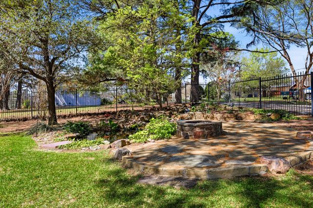 1605 Mistletoe Drive, Flower Mound, TX 75022