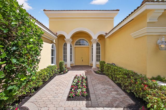 8873 Via Brilliante, Wellington, FL 33411