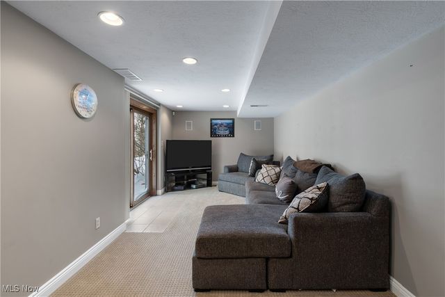 3885 Mount Vernon Boulevard, Norton, OH 44203