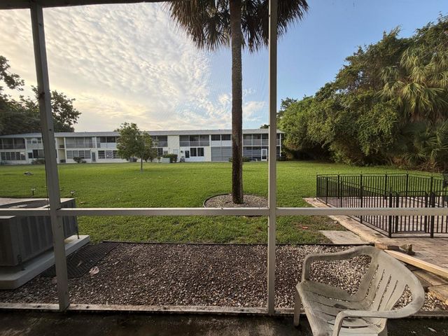 55 Hastings D, West Palm Beach, FL 33417