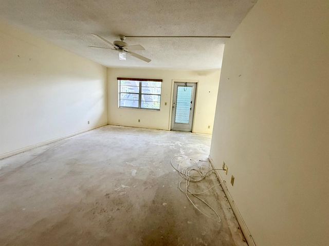55 Hastings D, West Palm Beach, FL 33417