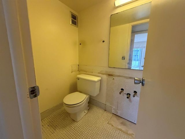 55 Hastings D, West Palm Beach, FL 33417