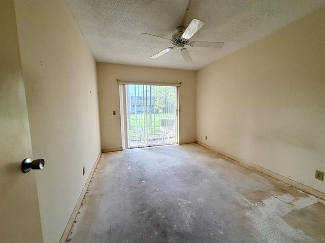 55 Hastings D, West Palm Beach, FL 33417