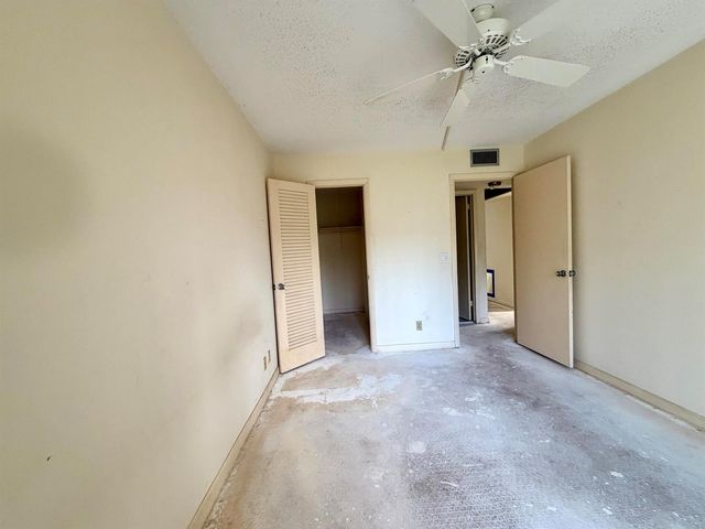 55 Hastings D, West Palm Beach, FL 33417