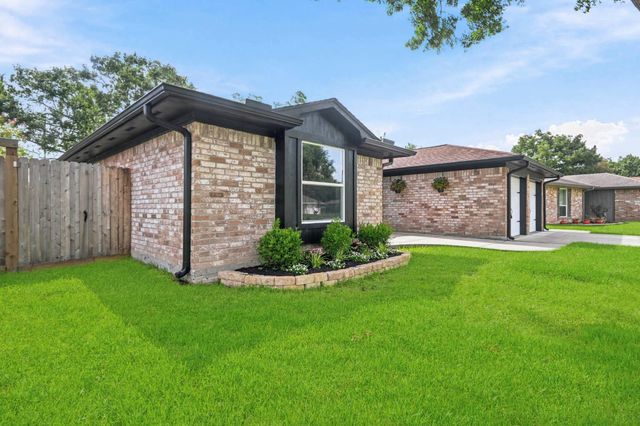 1915 Michele Drive, Sugar Land, TX 77498