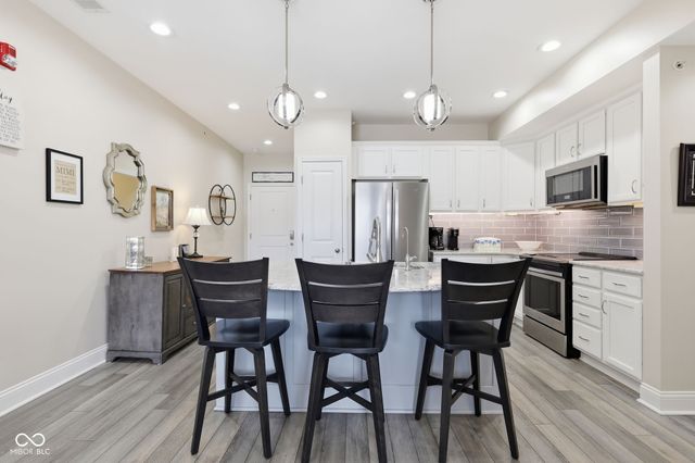 451 American Way N 2G, Carmel, IN 46032