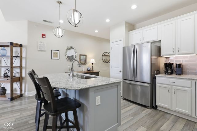 451 American Way N 2G, Carmel, IN 46032
