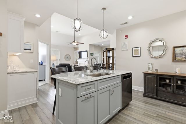 451 American Way N 2G, Carmel, IN 46032