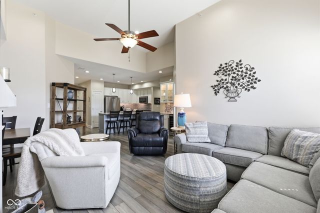 451 American Way N 2G, Carmel, IN 46032