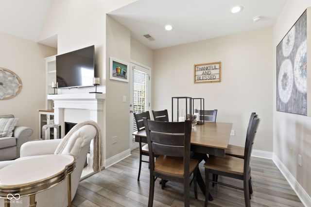 451 American Way N 2G, Carmel, IN 46032