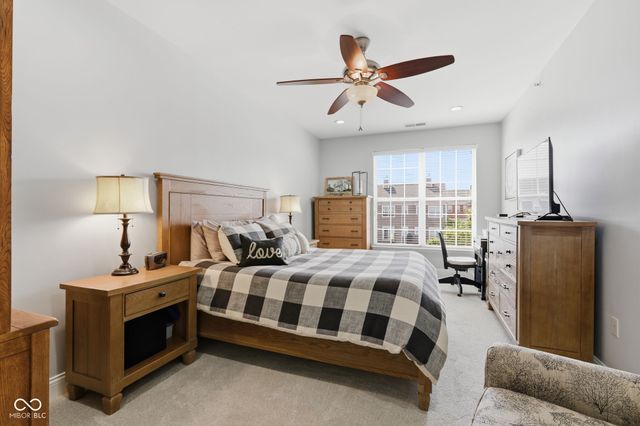 451 American Way N 2G, Carmel, IN 46032